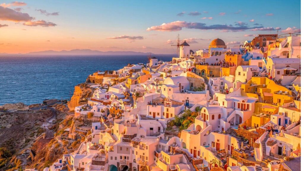 Places to visit in greece; Santorini Veiw